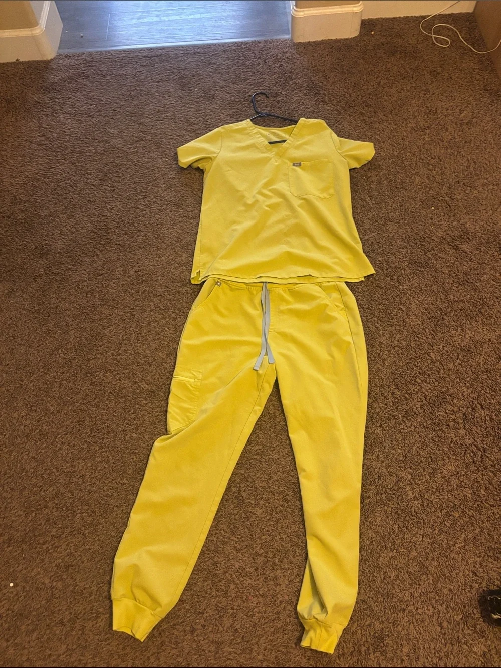 Figs Yellow V-Neck Scrub Top with matching pants included - Picture 1 of 5